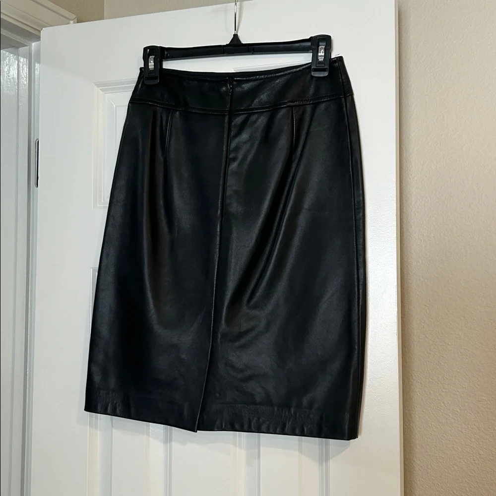 ESCADA 100% Lamb Nappa Leather Skirt – Size 34 (Approx. US 2/4) - Picture 2 of 7